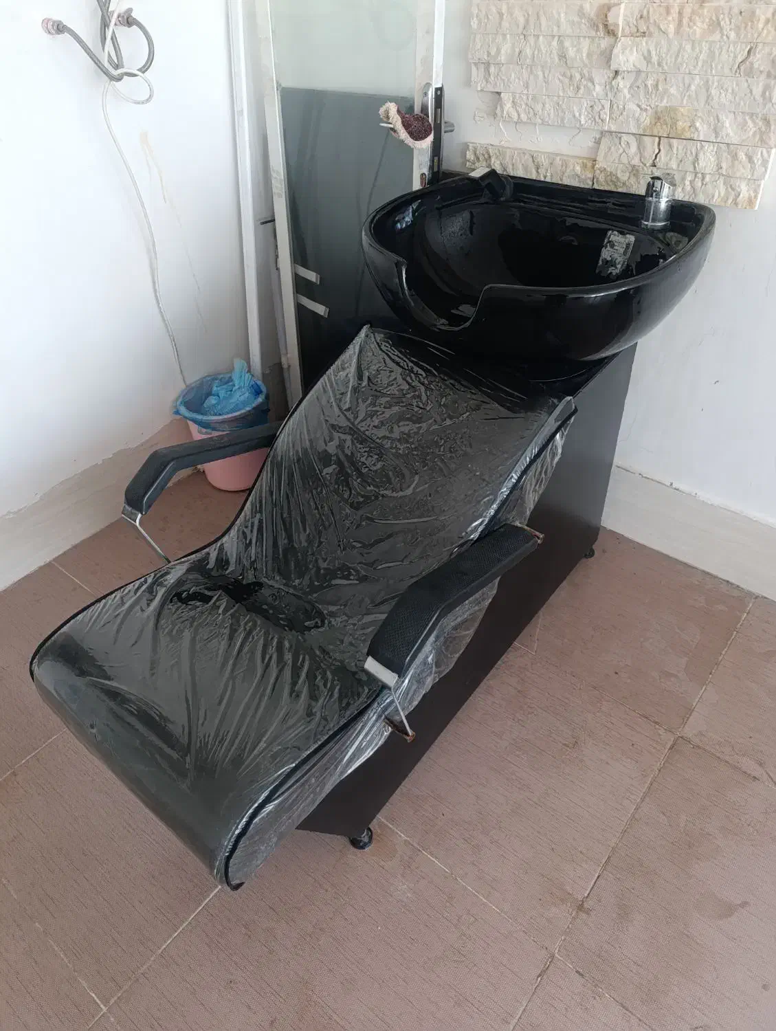 فروش لوازم سالن زیبای در حد نو|آرایشگاه و سالن‌های زیبایی|دره شهر, |دیوار