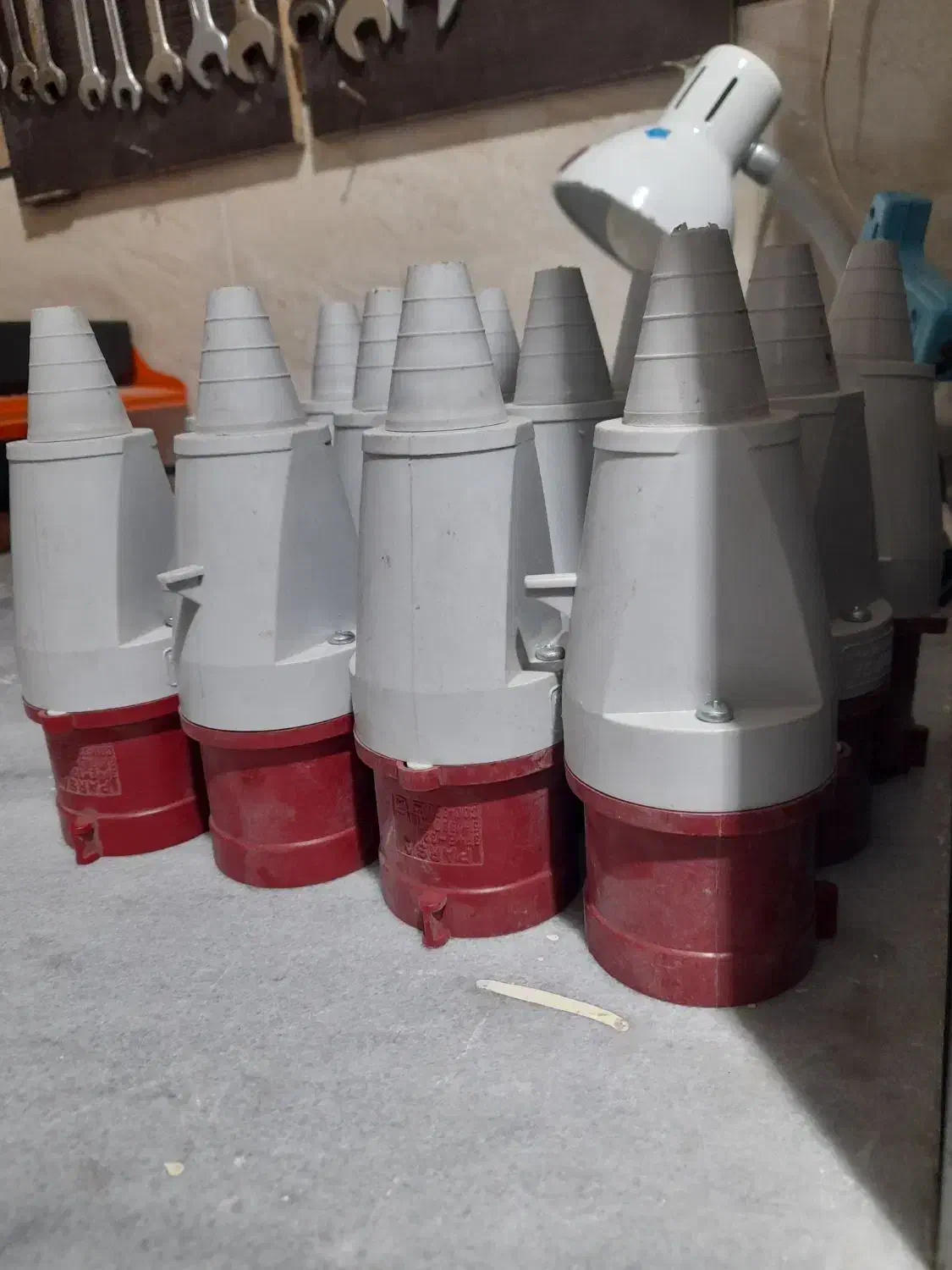 ۴ شاخ ۳ فاز صنعتی ۳۲ آمپر آک|سایر لوازم برقی|قزوین, |دیوار