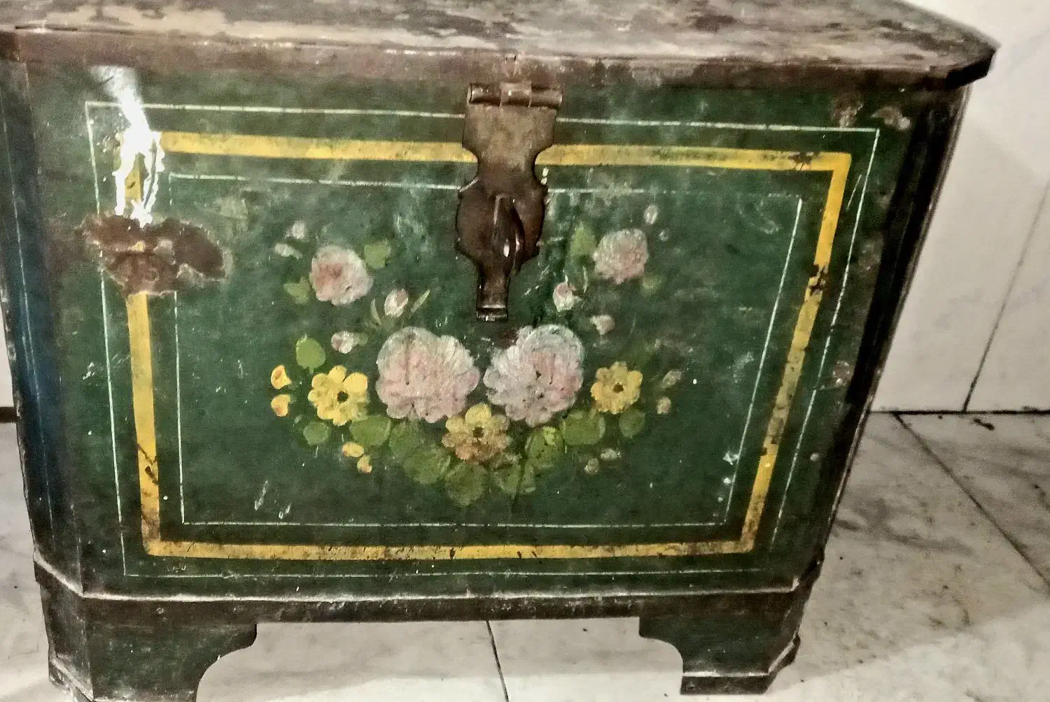 صندوق فلزی روسی|صنایع دستی و سایر لوازم تزئینی|تهران, شهرک شهید رجایی (کوی نوبنیاد)|دیوار