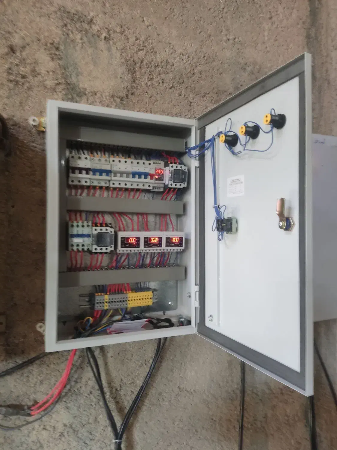 تابلو ستاره مثلث|خدمات پیشه و مهارت|ورامین, ورامین|دیوار