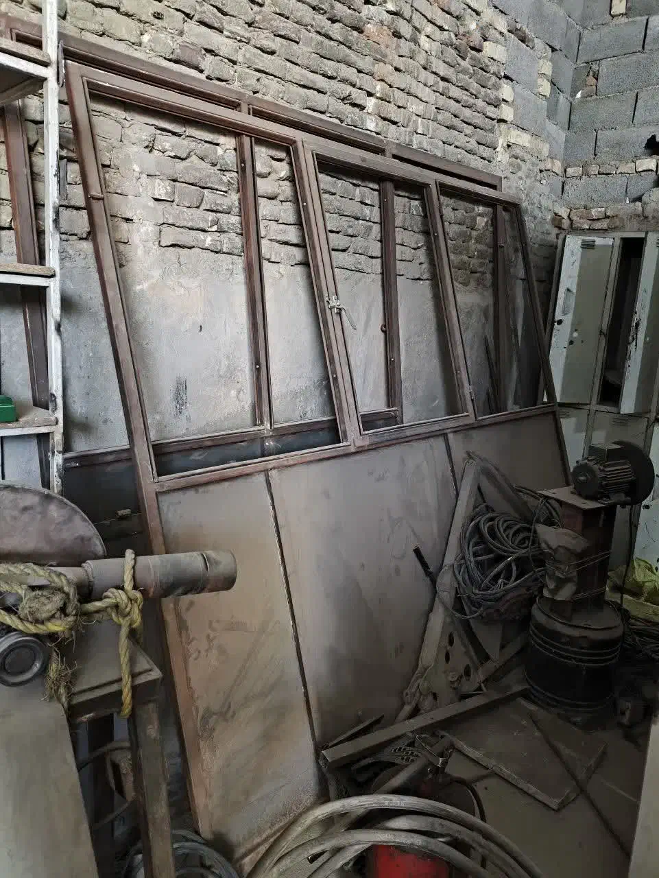 درب آهنی نو|مصالح و تجهیزات ساختمان|اصفهان, جاوان|دیوار