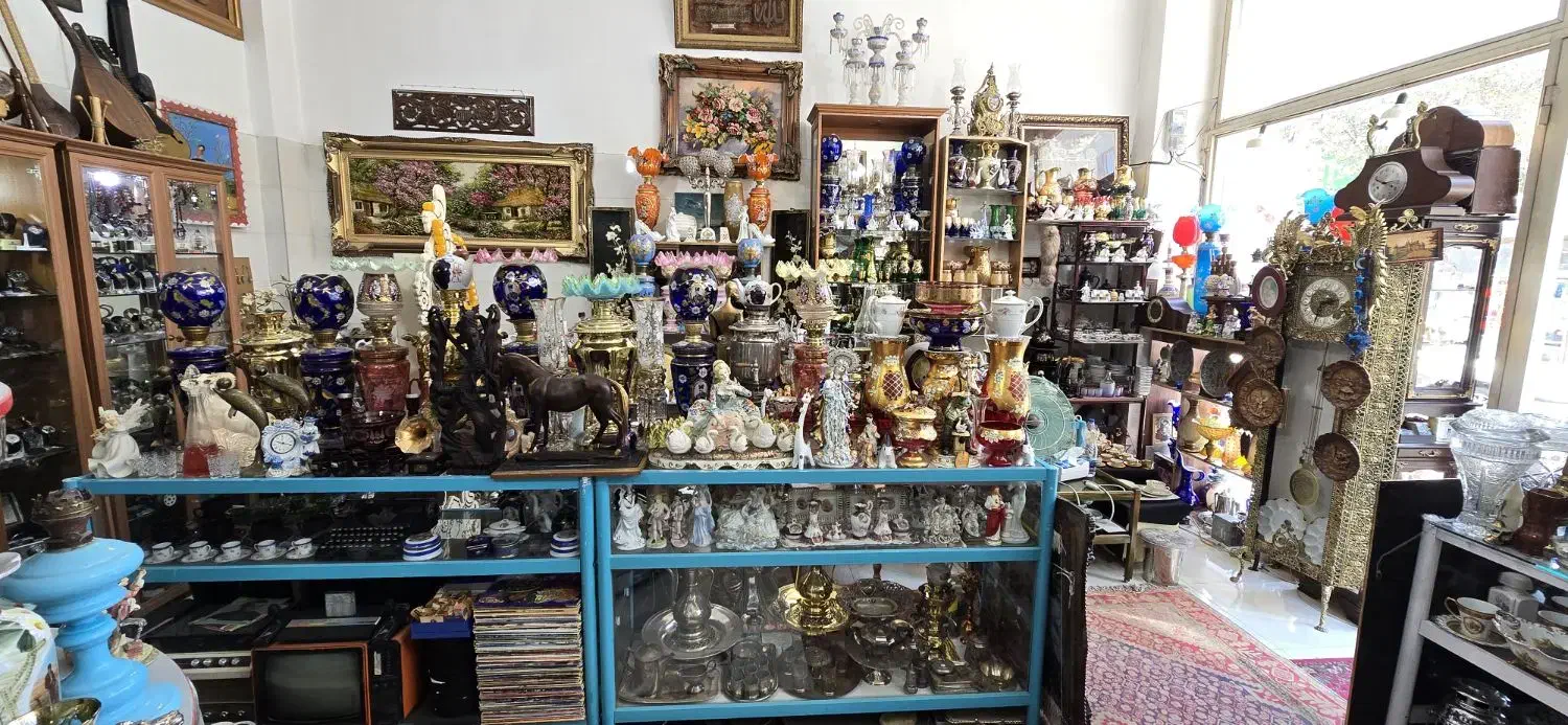 کلکسیون چراغ لاله آنتیک و مدرن|کلکسیون اشیاء عتیقه|اردبیل, |دیوار