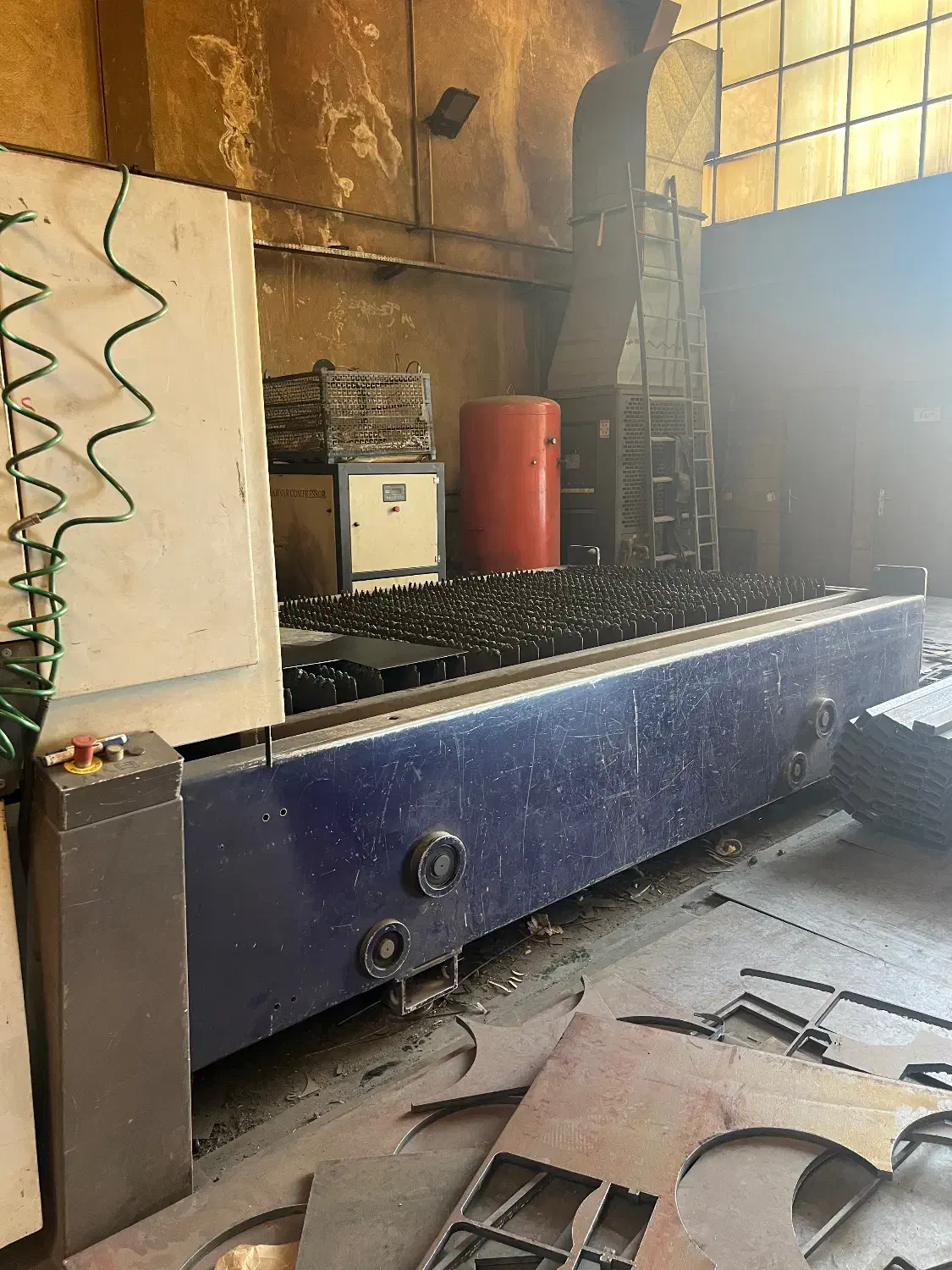 دستگاه برش لیزر دست دوم سوئیس ۳ کیلو وات|ماشینآلات صنعتی|قدس, شهرک صنعتی زاگرس|دیوار