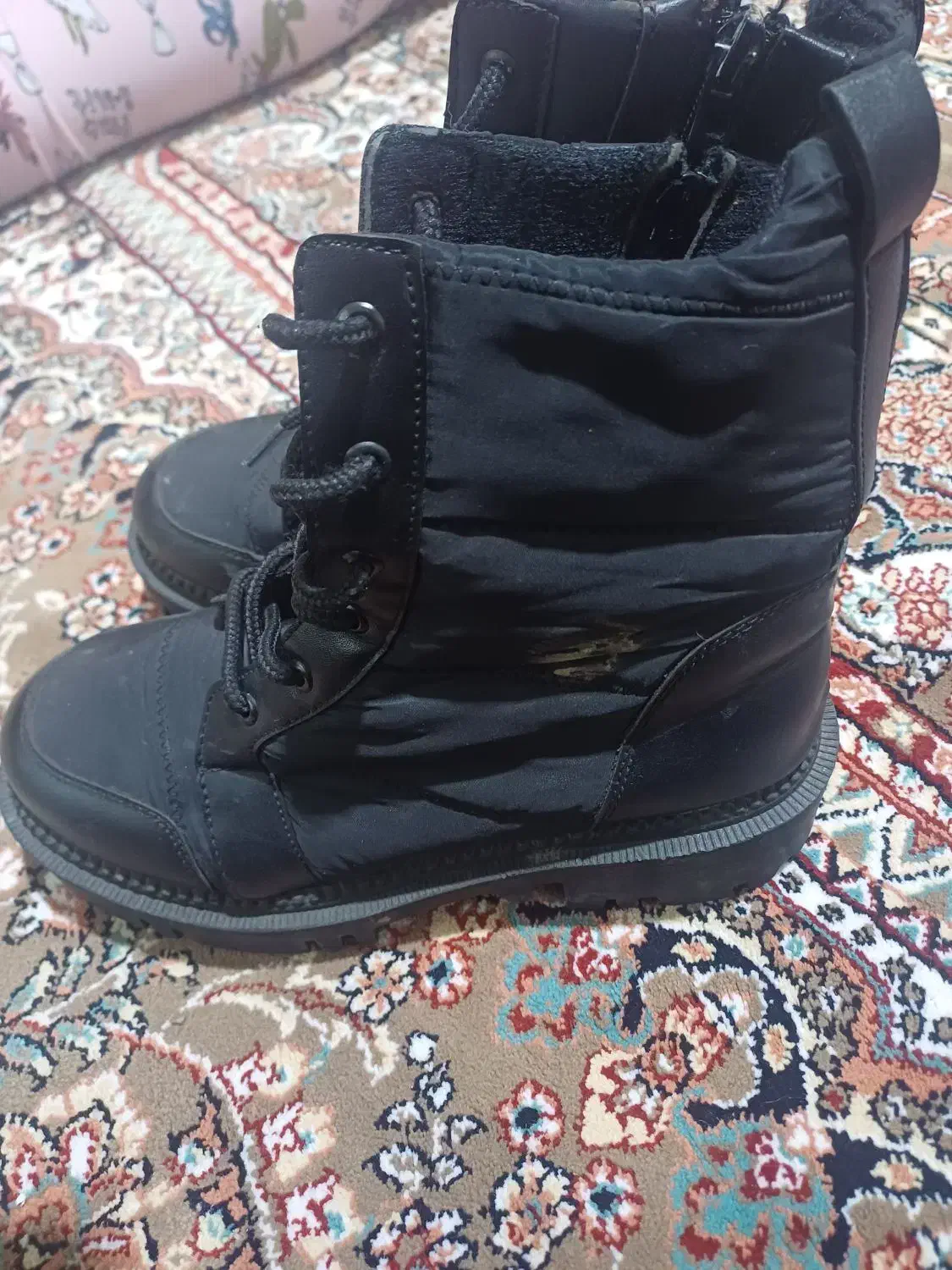 بوت|کیف، کفش، کمربند|نیشابور, پاستور|دیوار