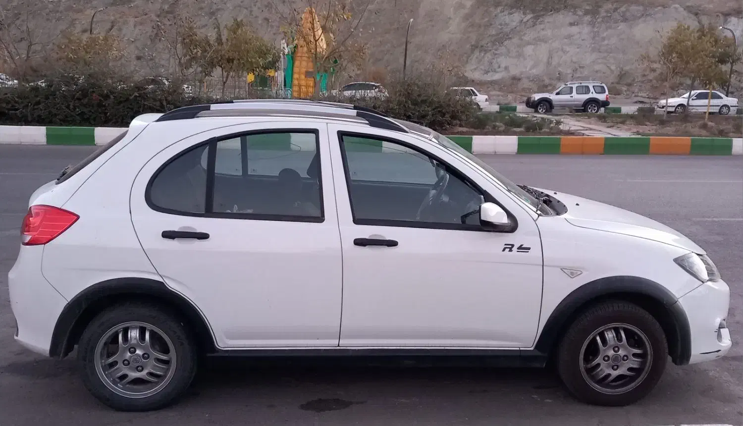 کوییک R سفید-مشکی. مدل ۱۴۰۰|خودرو سواری و وانت|مشهد, شهرآرا|دیوار