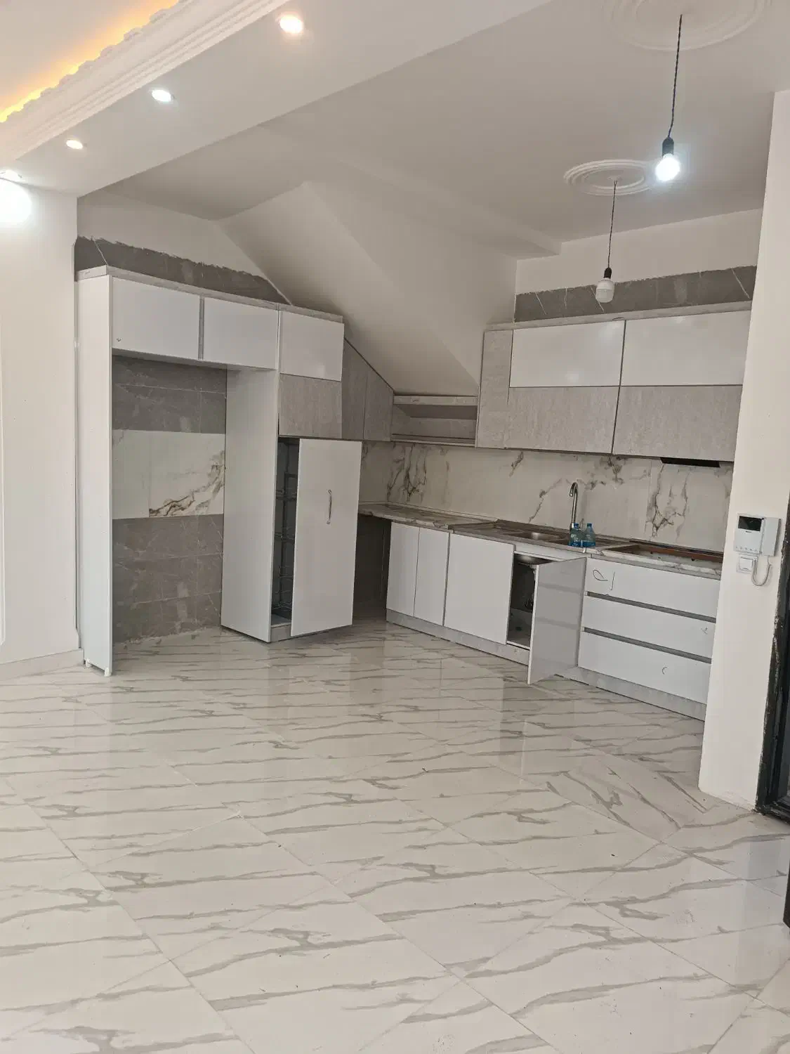 سوئیت راه جدا وام دار پارکینگ|فروش آپارتمان|املش, |دیوار