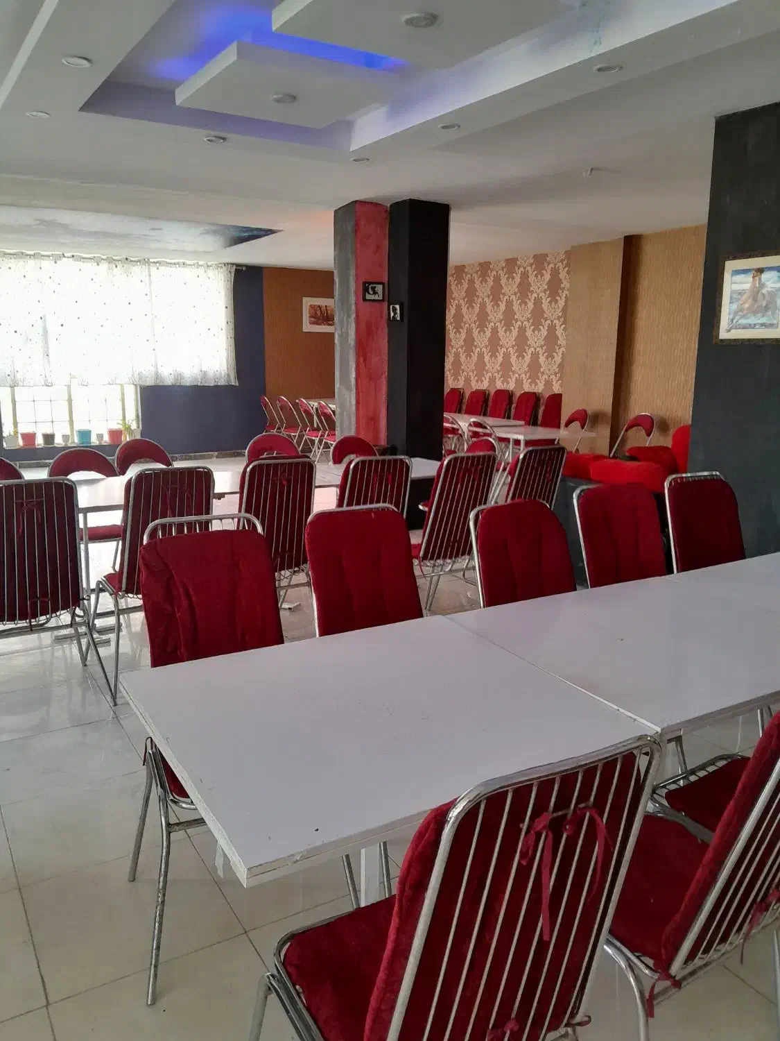 باغ شهری جهت مجالس نامزدی تولد دورهمی های خانوادگی|اجارهٔ کوتاهمدت ویلا و باغ|شیراز, مجتمع شهید پرویزی|دیوار