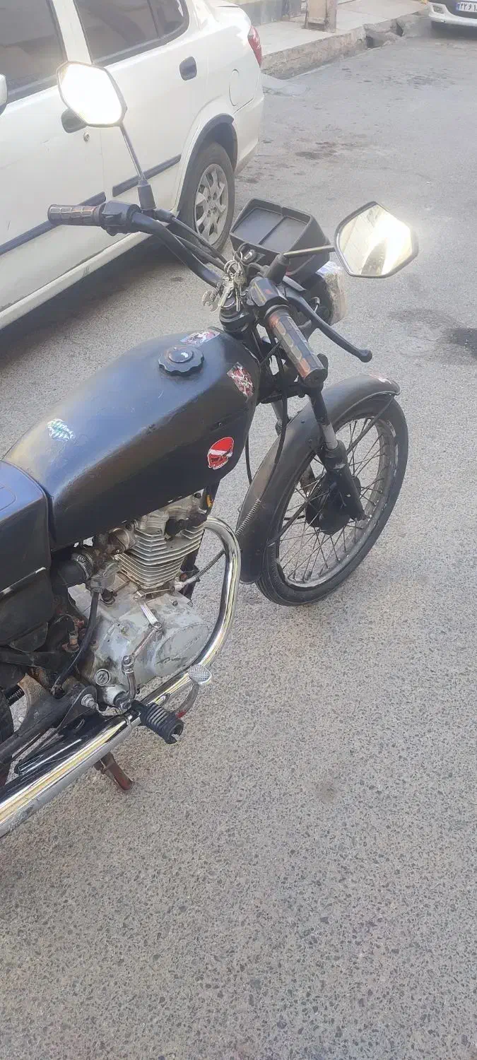 هوندا 125|موتورسیکلت|قم, زنبیل آباد|دیوار