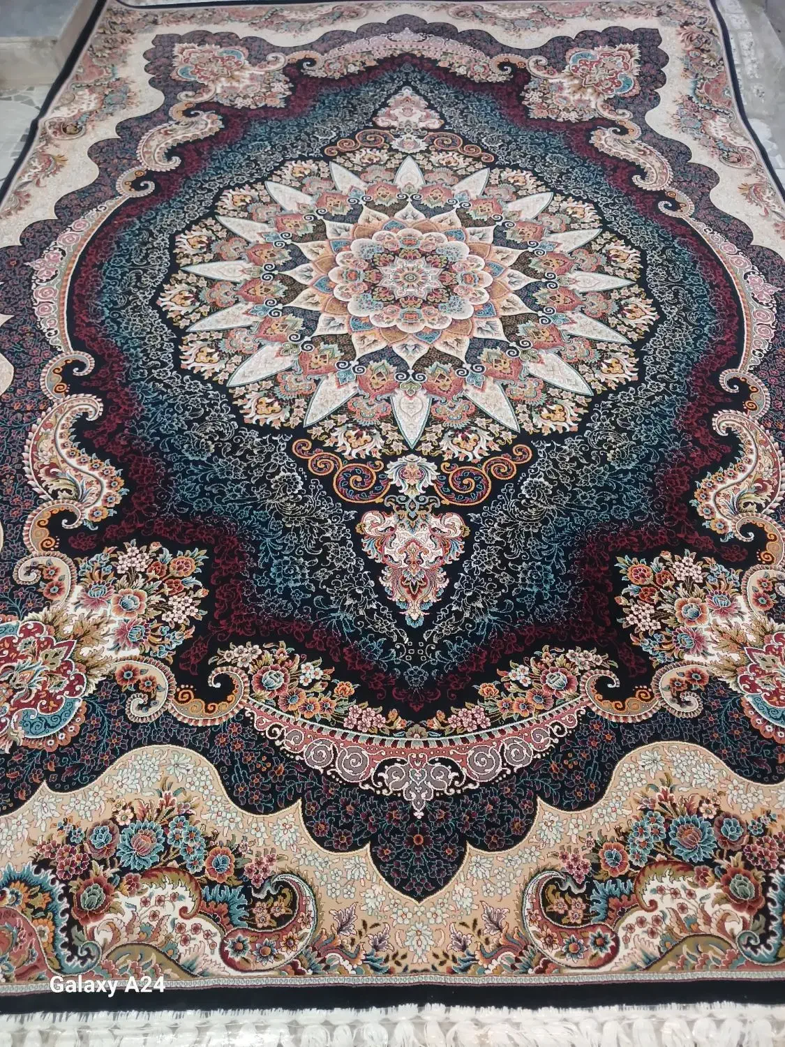 دوعددقالی ۹متر۷۰۰شان تمیز جنس تمام نخ|فرش|ورامین, ریحان آباد|دیوار