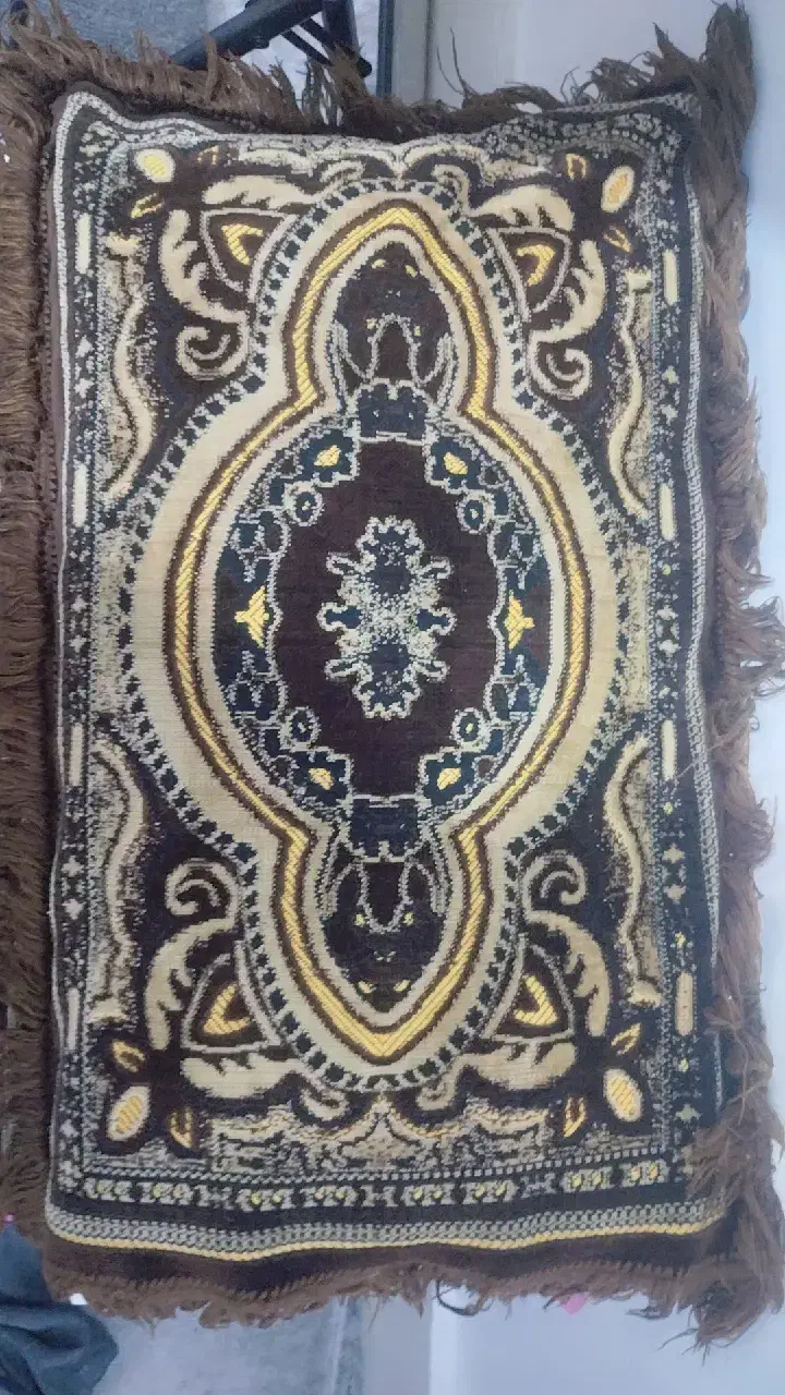 رو بالشتی|رختخواب، بالش، پتو|مریوان, |دیوار