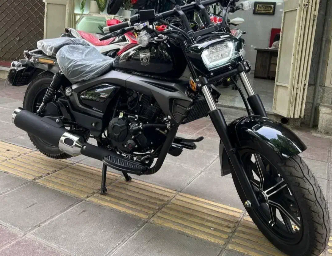 موتور لین مکس ۲۰۰ در حد صفر خشک|موتورسیکلت|اصفهان, قلعه طبره|دیوار