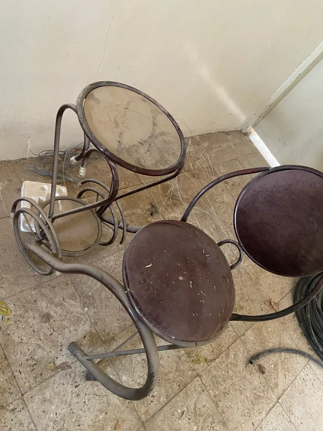 میز تلفن|میز تلفن|هشتگرد, شهرک ولیعصر (مصلی)|دیوار