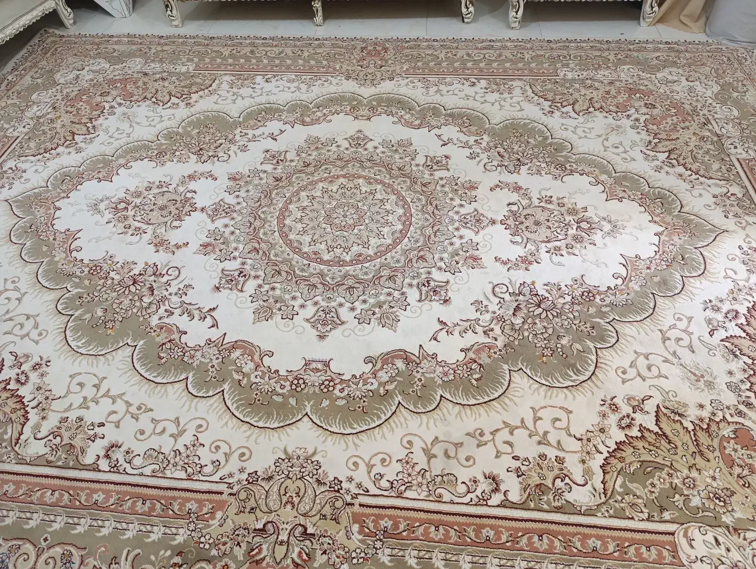 فرش گل برجسته سالم وتمیز|فرش|اهواز, کوی جواهری|دیوار