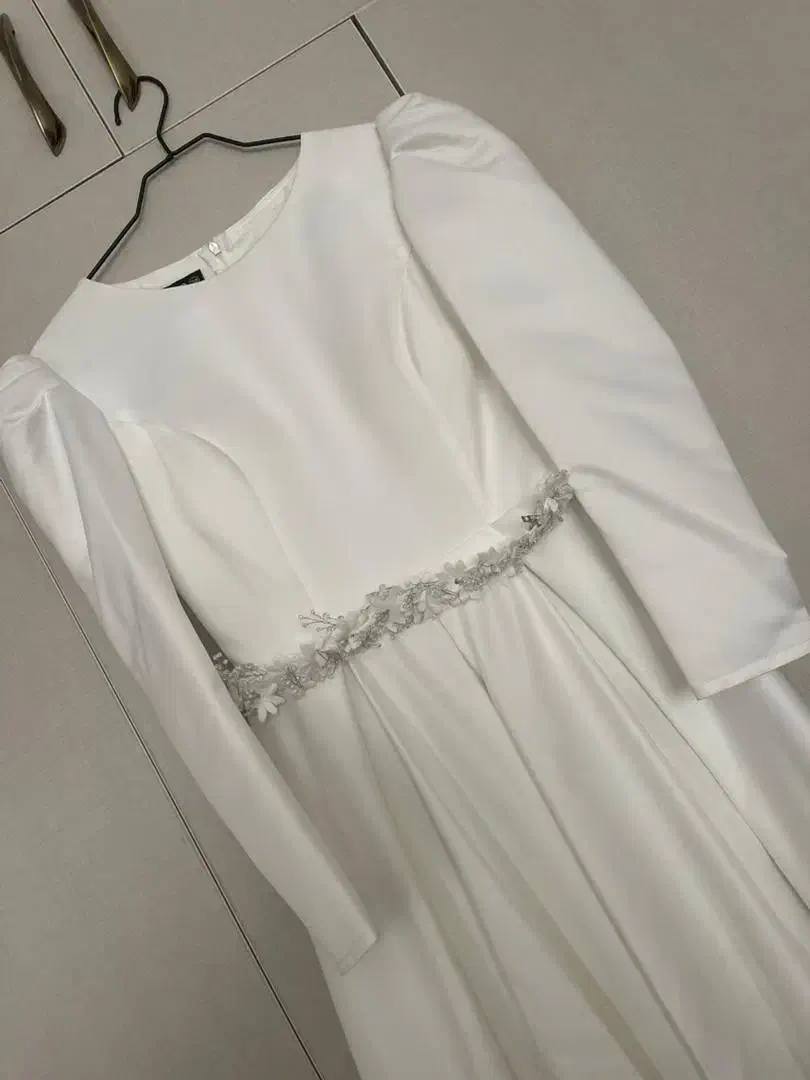 لباس عقد|لباس|ارومیه, |دیوار