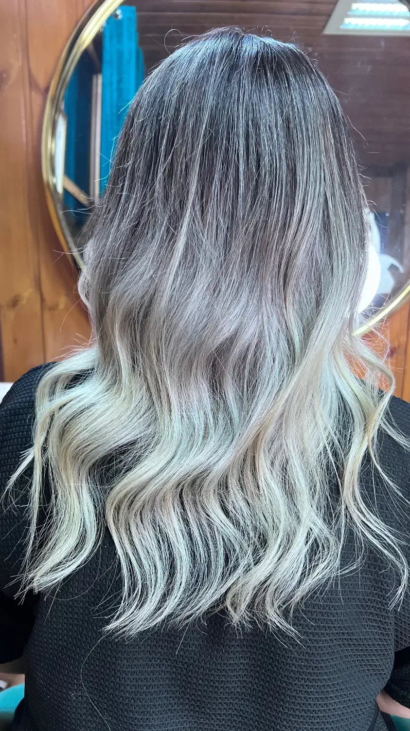 تخفیف ویژه سالن زیبایی ما ویژه روز مادر|خدمات آرایشگری و زیبایی|رشت, لاکانی|دیوار