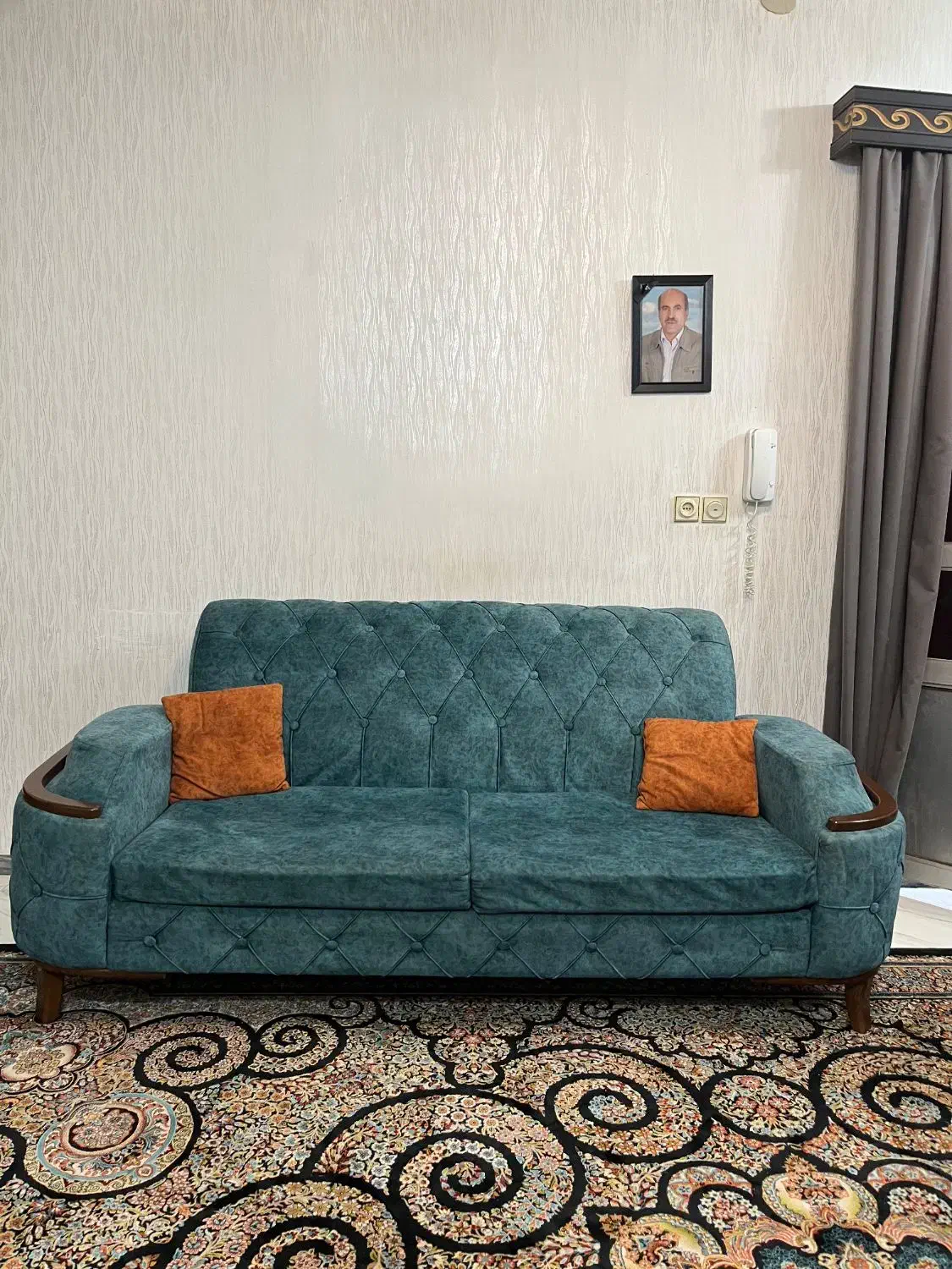 مبل ۷نفره|مبلمان خانگی و میز عسلی|رشت, جانبازان|دیوار