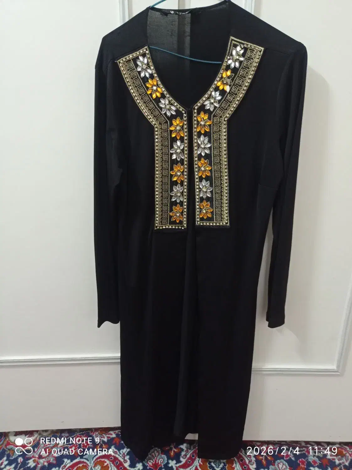 مانتو|لباس|ری, جوانمرد قصاب|دیوار