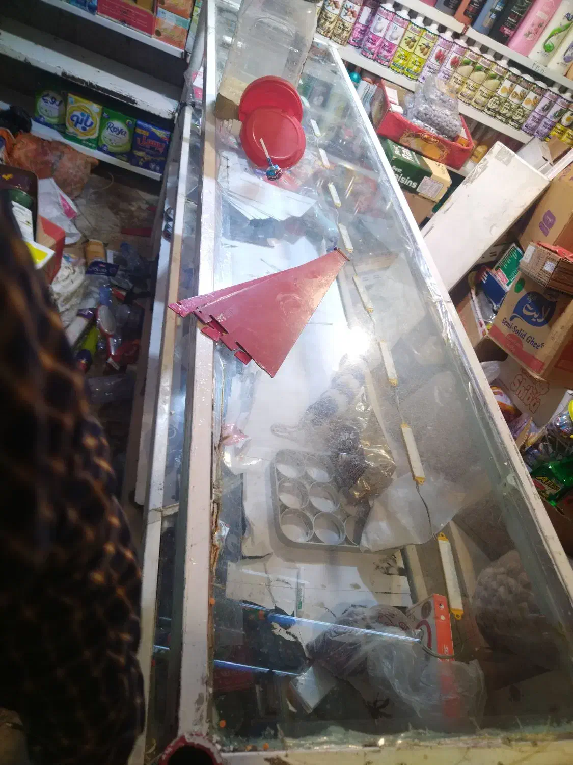 ویترین شیشه ایی 2متری|بوفه، ویترین، کنسول|مشهد, ترمینال|دیوار