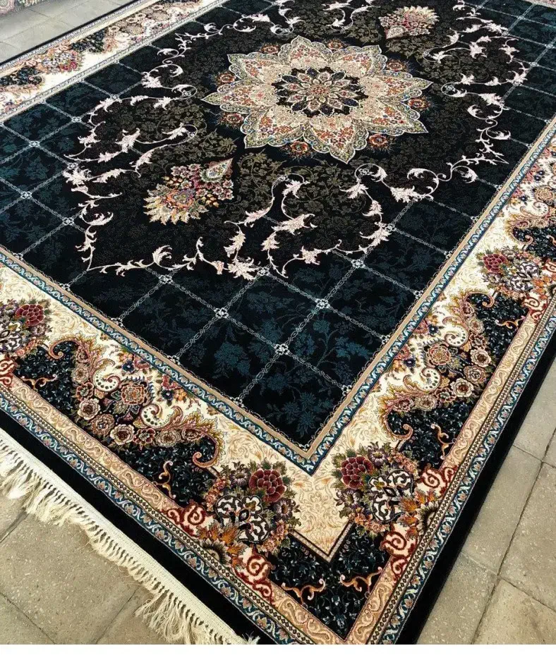 فروش فوری لوازم خانگی به دلیل جابجایی|فرش|رشت, پیرکلاچای|دیوار