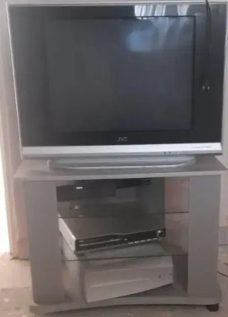 تلویزیون ۲۹ اینچ jvcبا دستگاه دیجیتال|تلویزیون و پروژکتور|محلات, |دیوار
