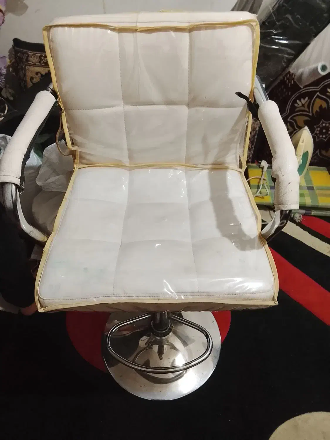 وسایل ارایشگری|آرایشگاه و سالن‌های زیبایی|سنگدوین, |دیوار