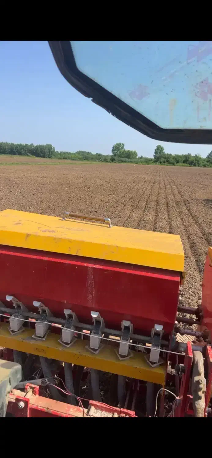 تراکتور باغی و بزرگ شخم روتیواتر تسطیح،خاک ورزی|خدمات باغبانی و درختکاری|هشتگرد, هشتگرد قدیم|دیوار