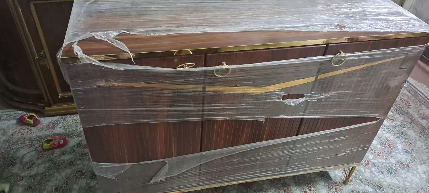 کنسول ومیز تلوزیون|بوفه، ویترین، کنسول|قم, قلعه کامکار|دیوار