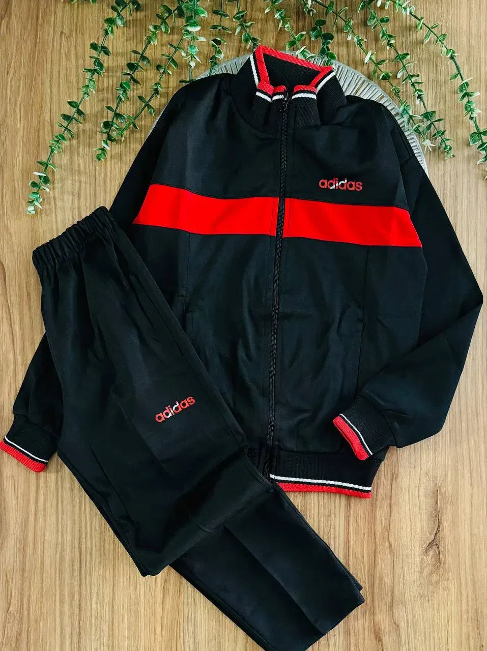 رزمشکی|لباس|تربت جام, شهرک معلم|دیوار