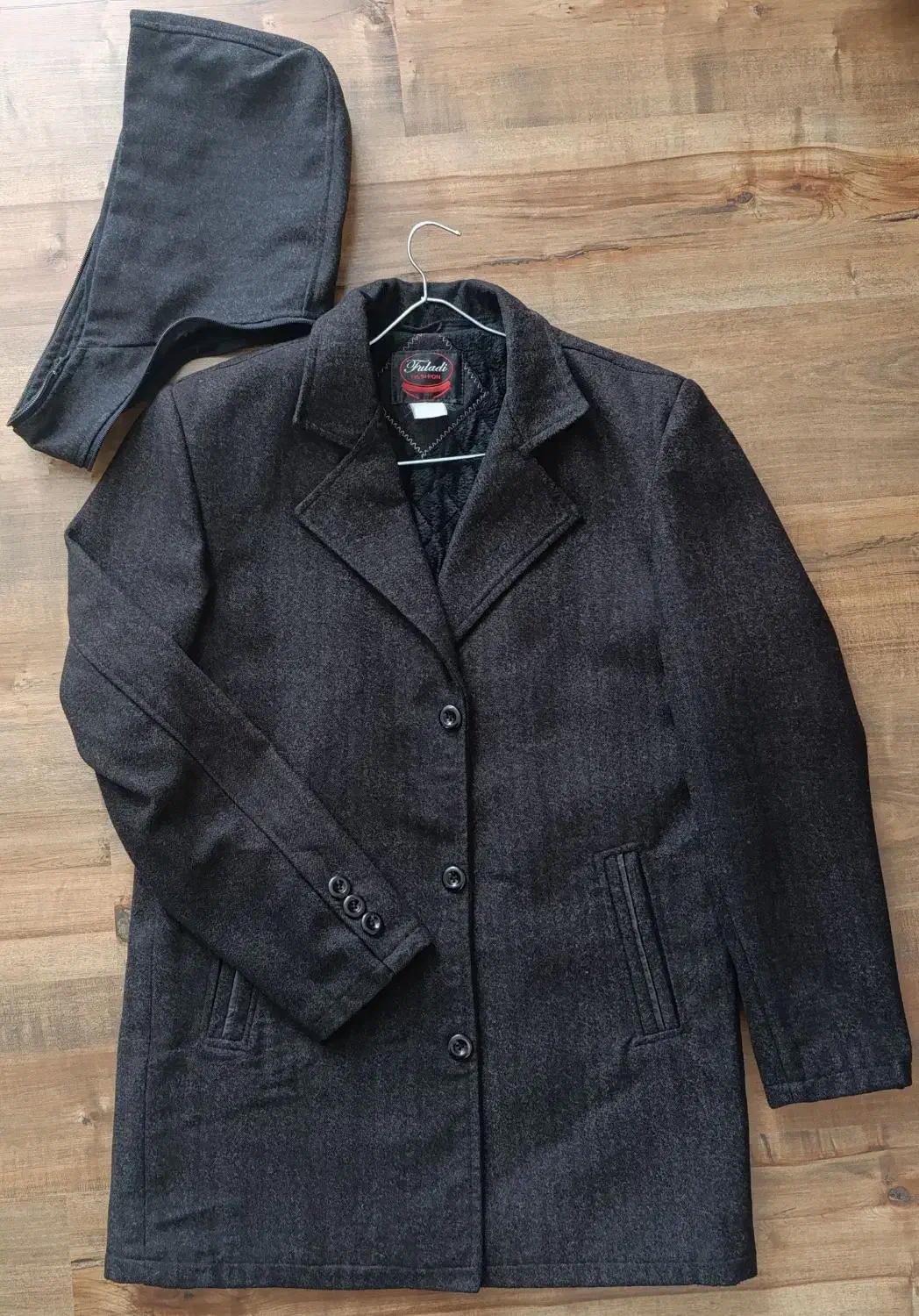 کت مردانه|لباس|میانه, |دیوار