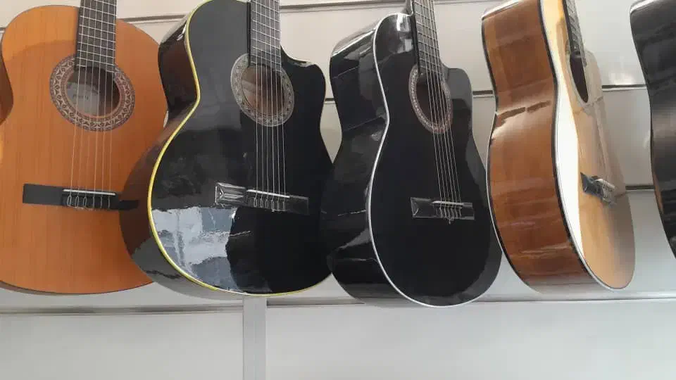 گیتار++|گیتار، بیس، امپلیفایر|تهران, نازیآباد|دیوار