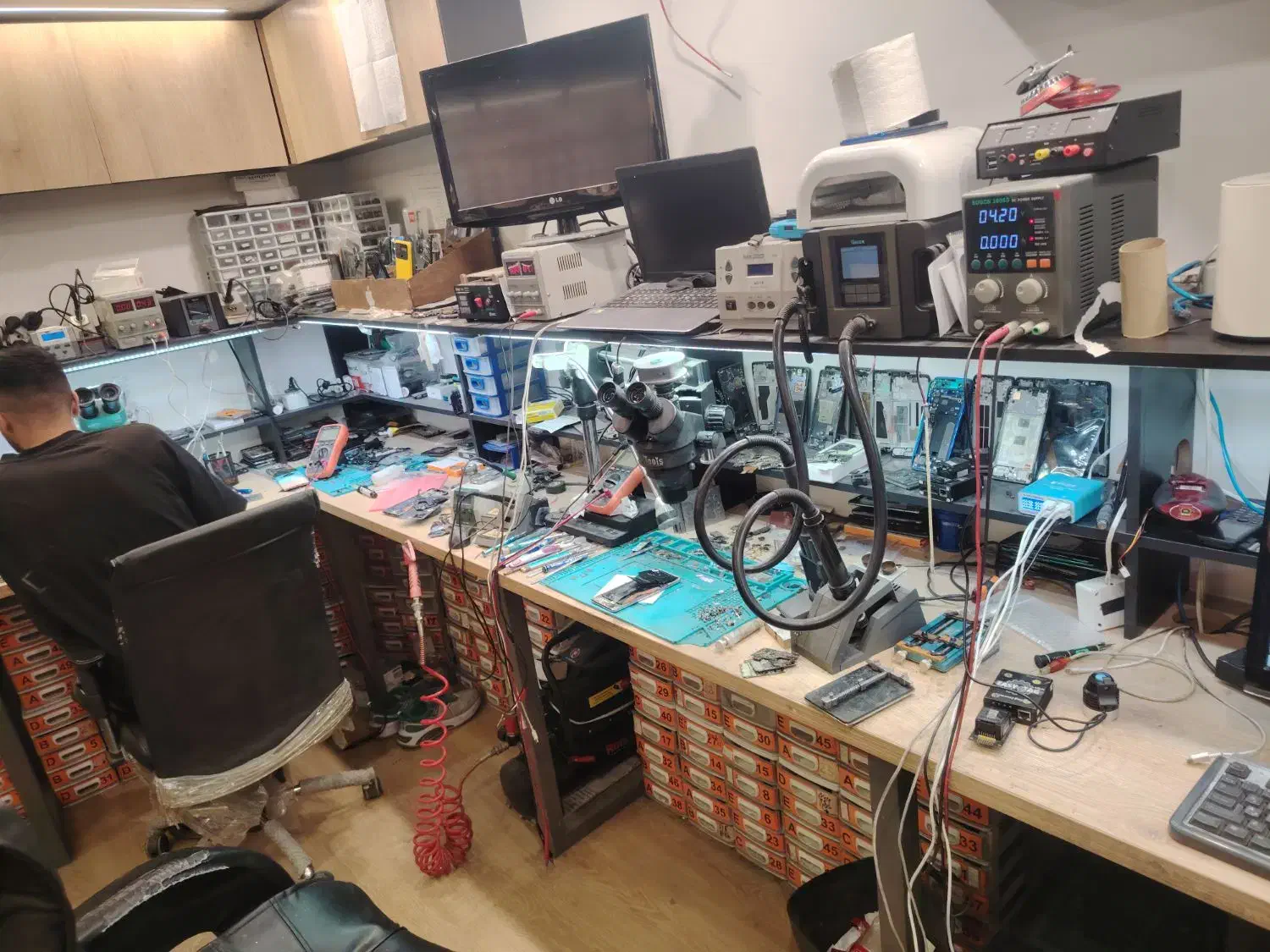 تعمیرات سخت افزار و نرم افزار|خدمات رایانهای و موبایل|تهران, شیخ هادی|دیوار