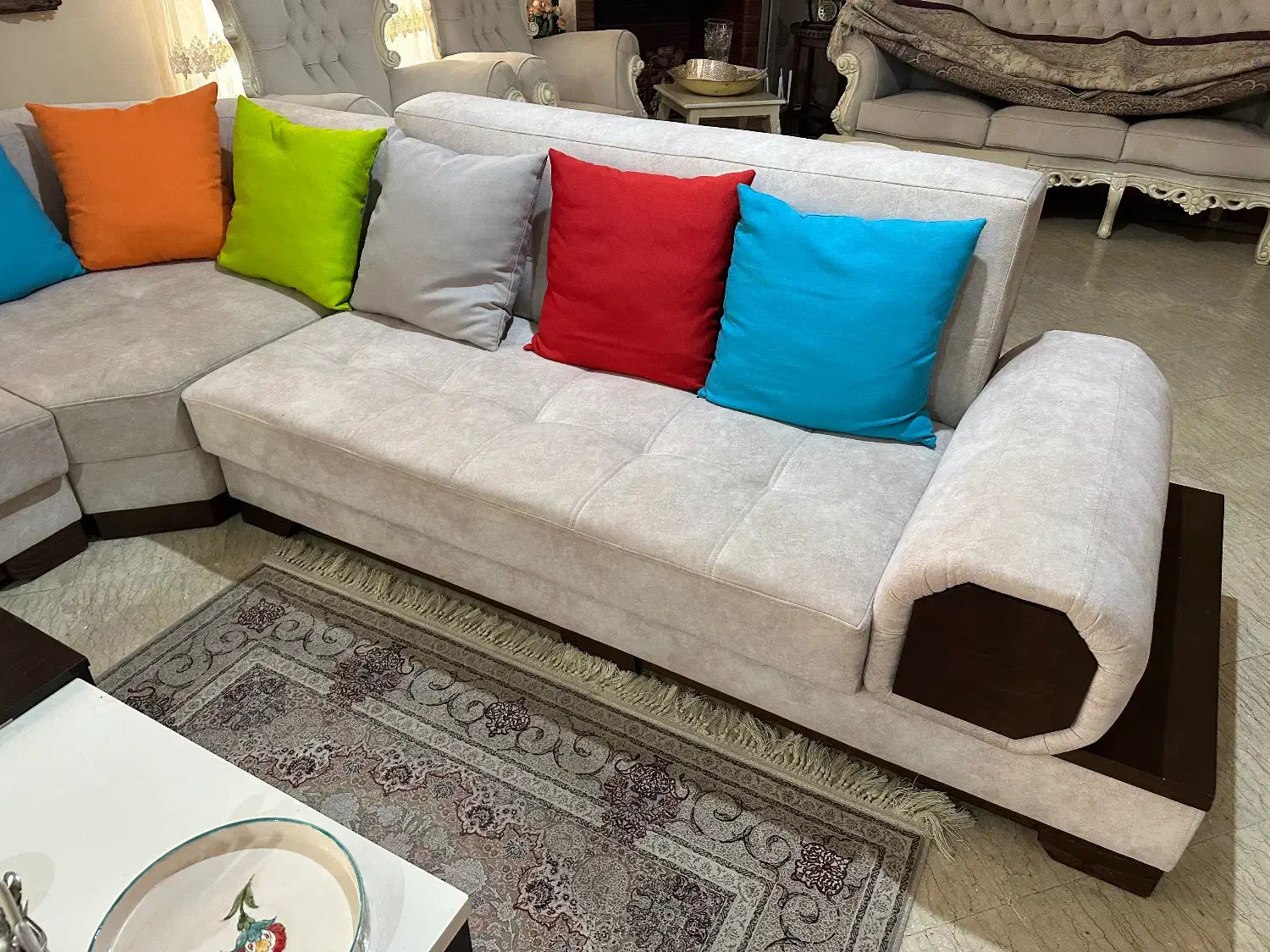 مبل راحتی نه نفره|مبلمان خانگی و میز عسلی|رشت, بلوار گیلان|دیوار