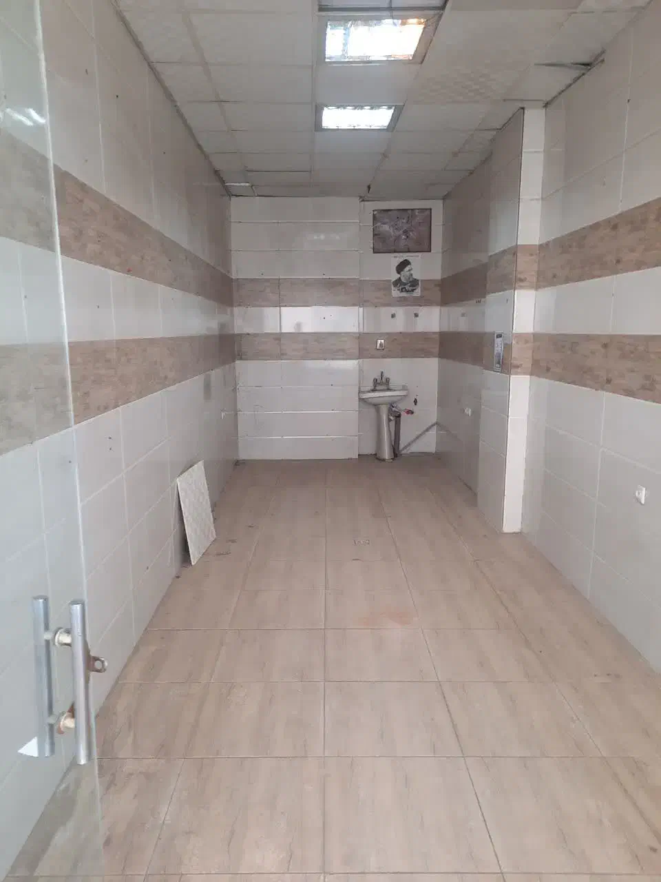 مغازه فروشی|فروش مغازه و غرفه|قم, پامنار|دیوار