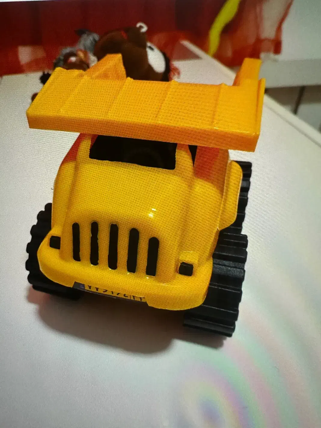 کامیون کوچک|اسباببازی|بابل, |دیوار