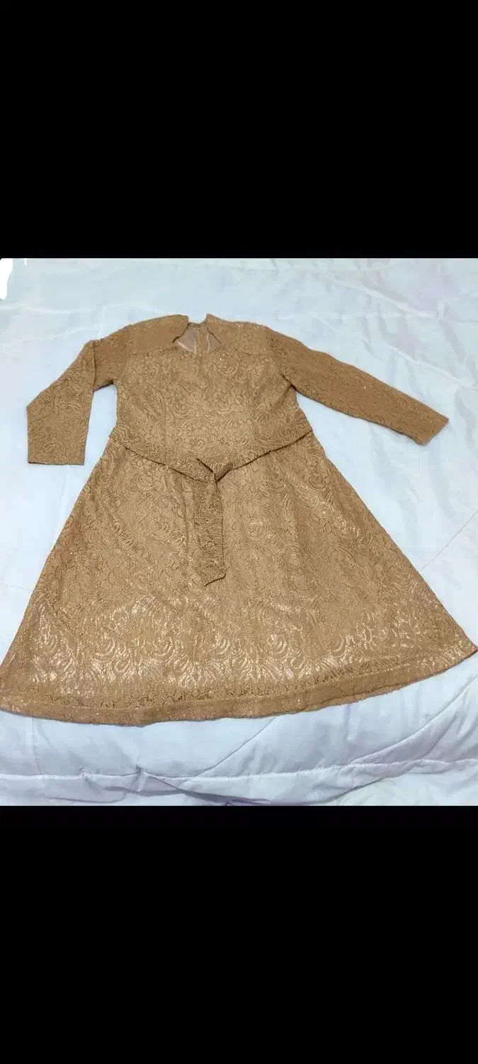 لباس مجلسی|لباس|میانه, |دیوار