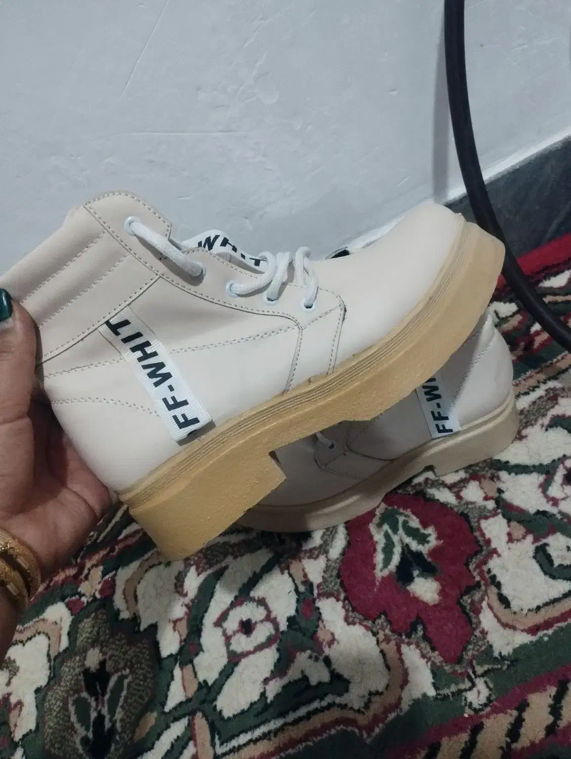 کفش|کیف، کفش، کمربند|یاسوج, |دیوار