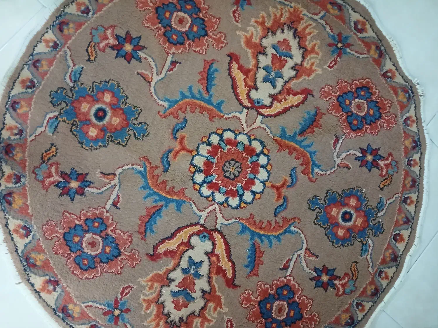 قالیچه گرد|فرش|مشهد, هنرستان|دیوار