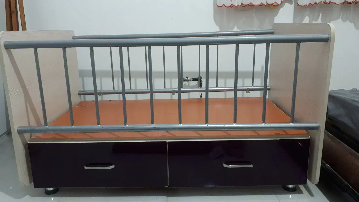 گهواره کودک ۳/۰۰۰/۰۰۰ تومان|تخت و صندلی بچه|تایباد, |دیوار