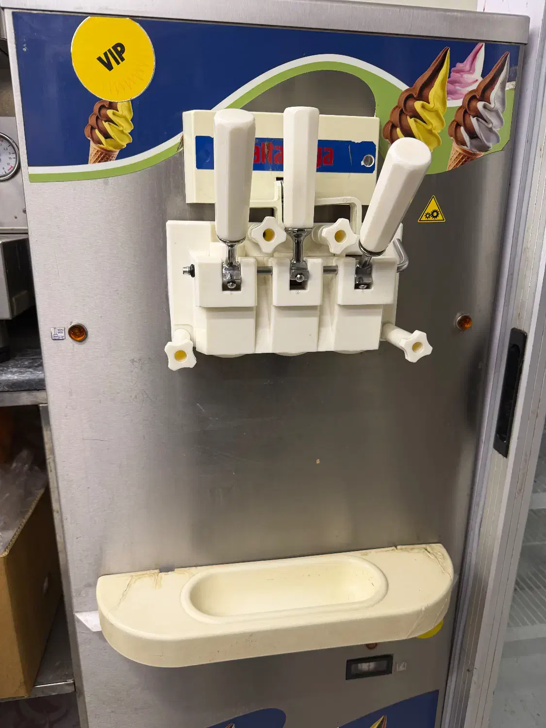 تجهیزات کارکرده کافه بستنی|کافیشاپ و رستوران|تهران, پاسداران|دیوار