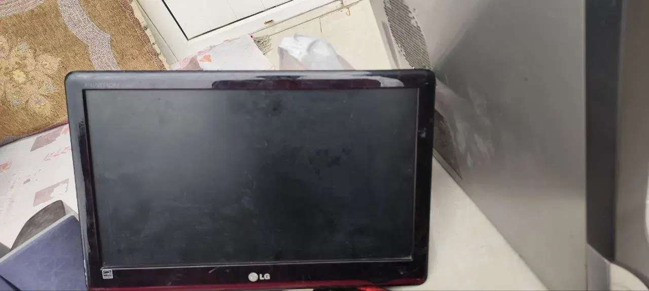 یک کامپیوتر دو مانیتور و لوازم قطعات|رایانه رومیزی|صومعهسرا, |دیوار