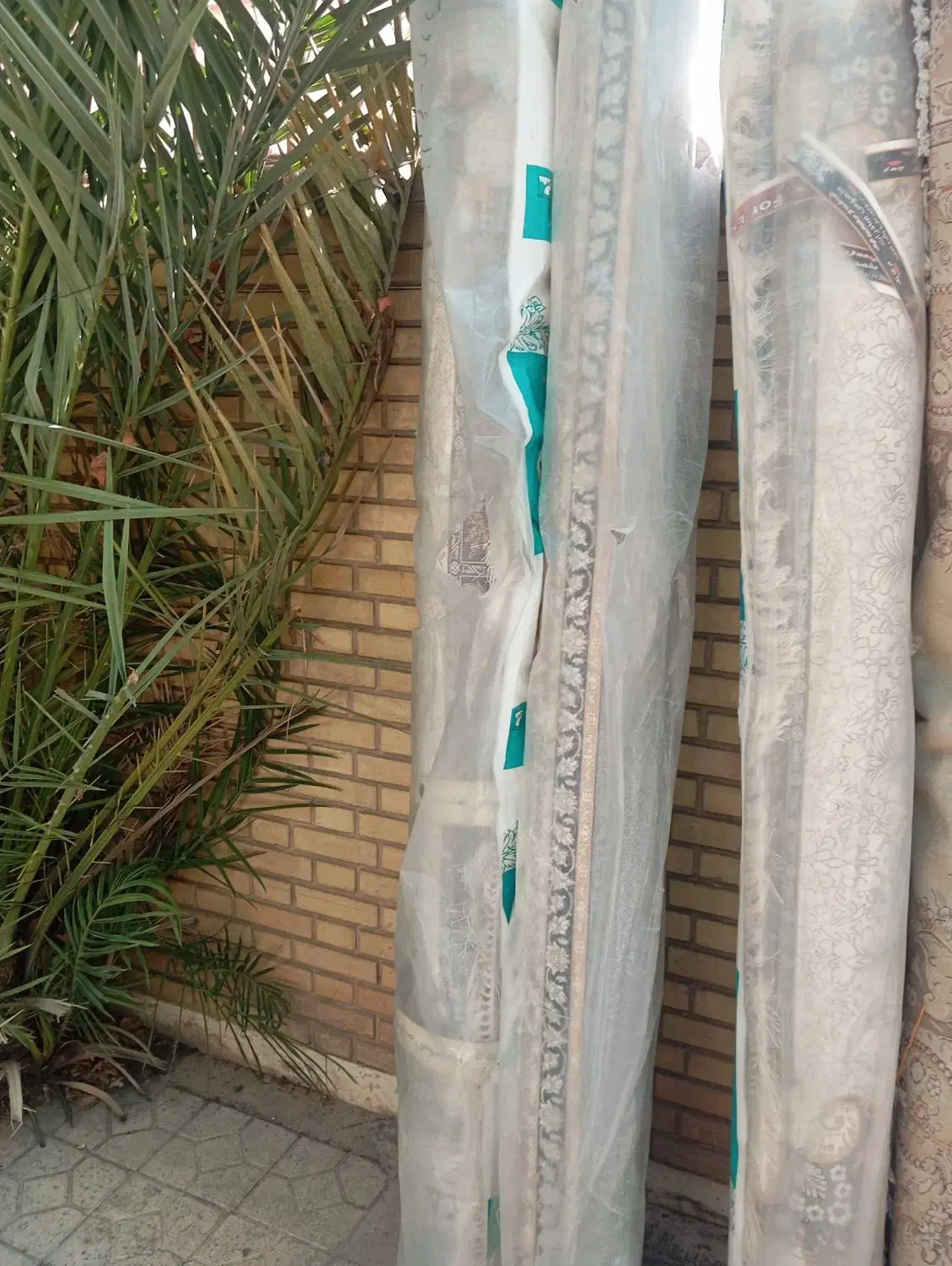 3تافرش 9متری 1200شونه نوپلمپ بعلت نیازمالی بفروش|فرش|شیراز, زند|دیوار