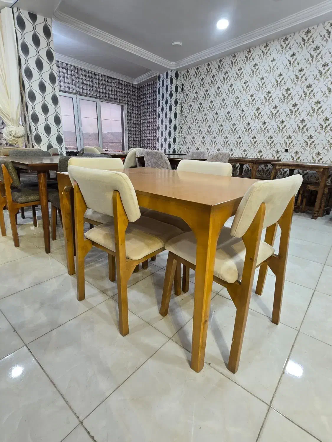 ناهار خوری آلما چوب اصیل طراحی روز..مجموعه زرکالا|میز و صندلی غذاخوری|یاسوج, |دیوار