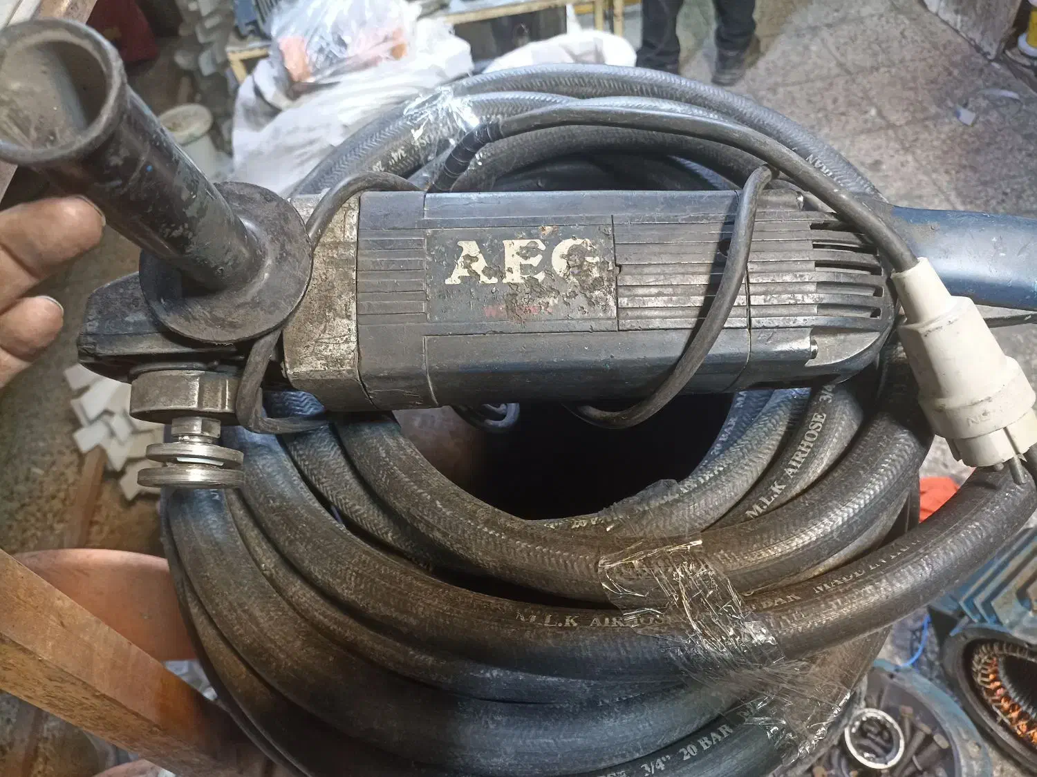 سنگAEGعمود بربوش و بکس برقی آلمانی|ابزارآلات|شاهین‌شهر, شهرک صنعتی مورچه خورت|دیوار