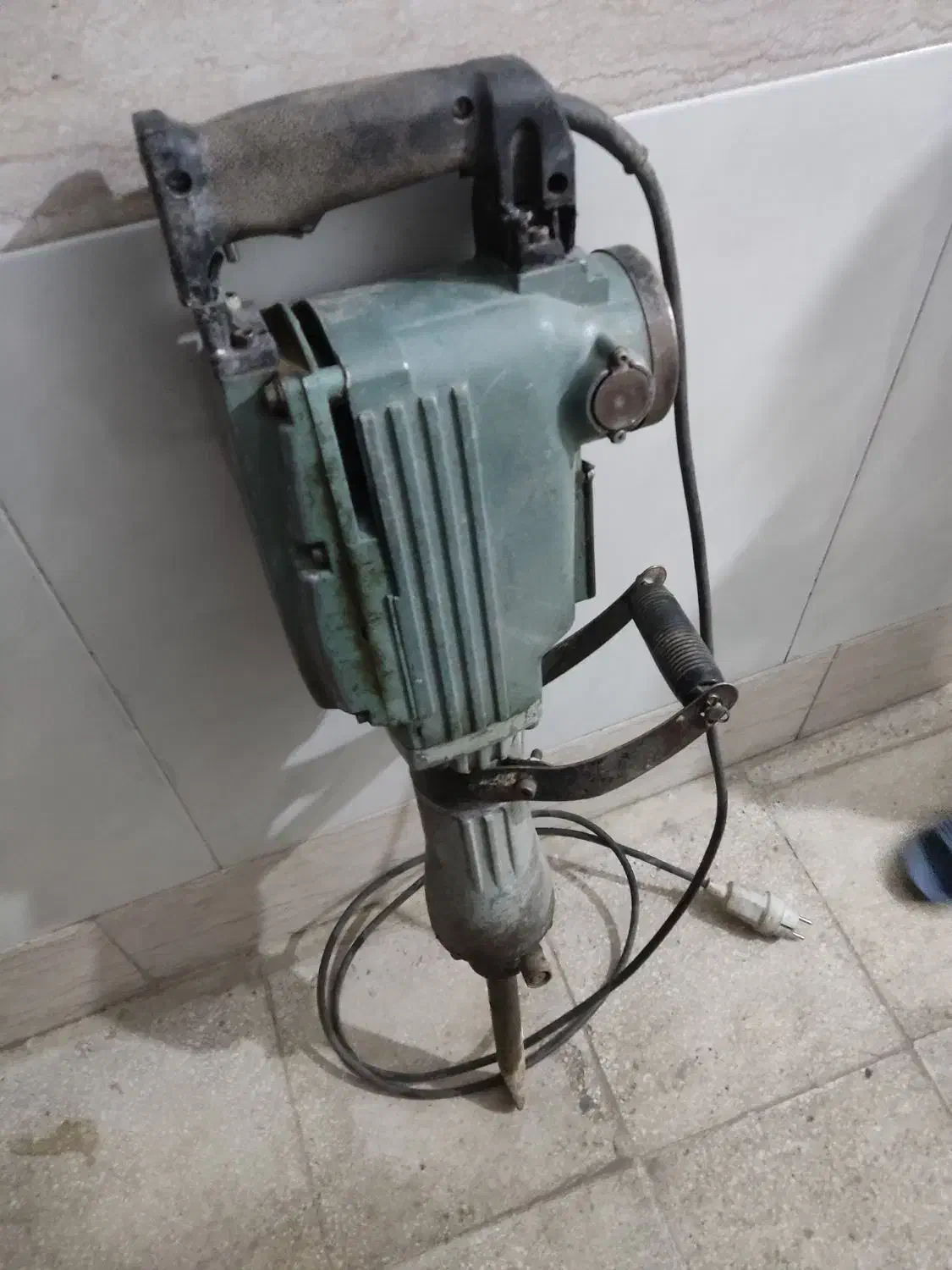 هیلتی|ابزارآلات|قم, شاه ابراهیم|دیوار