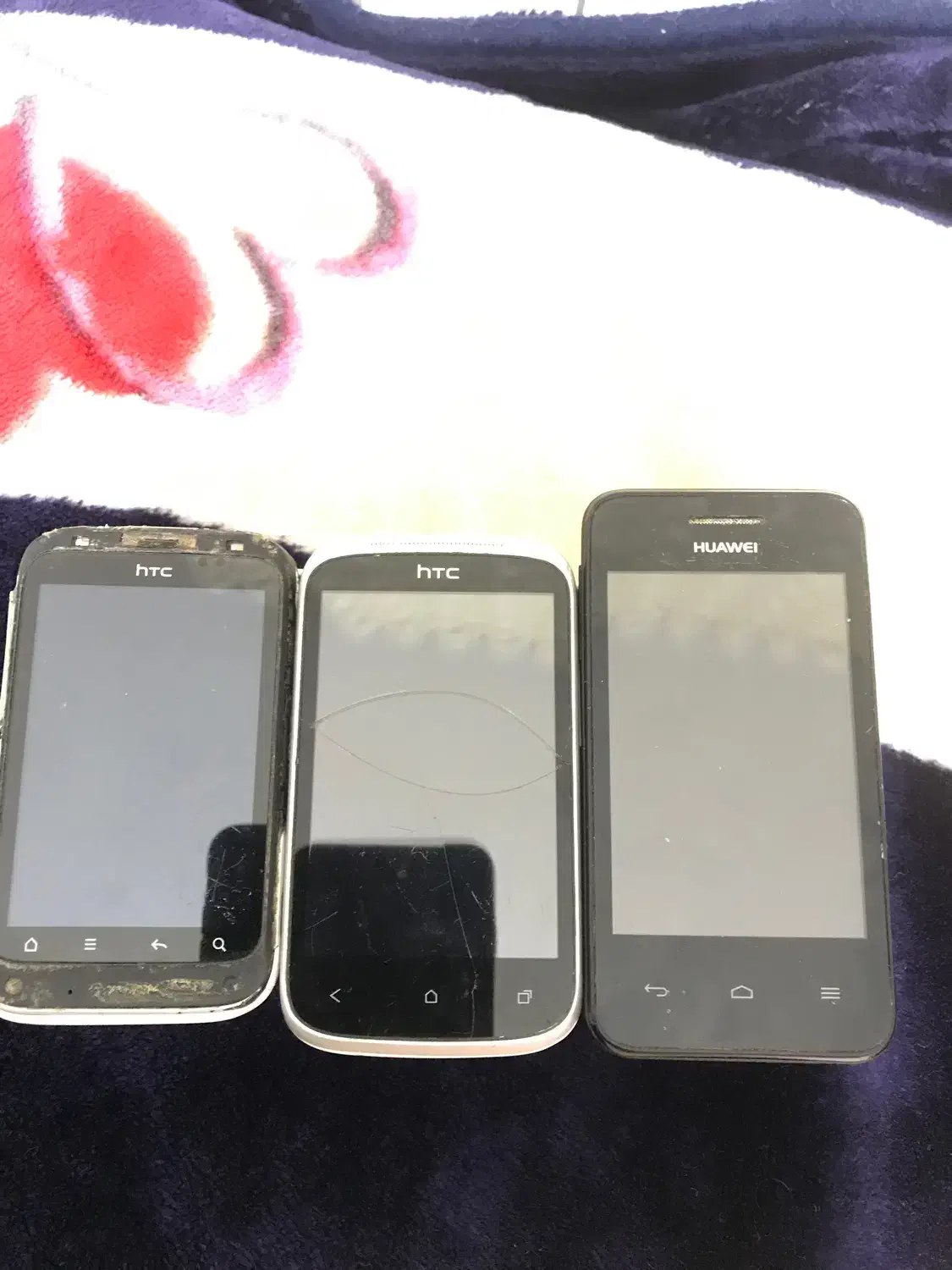 تعداد۳عدد گوشی قدیمی روشن میشه نیاز به تعمیر دارد|موبایل|تهران, بنیهاشم|دیوار