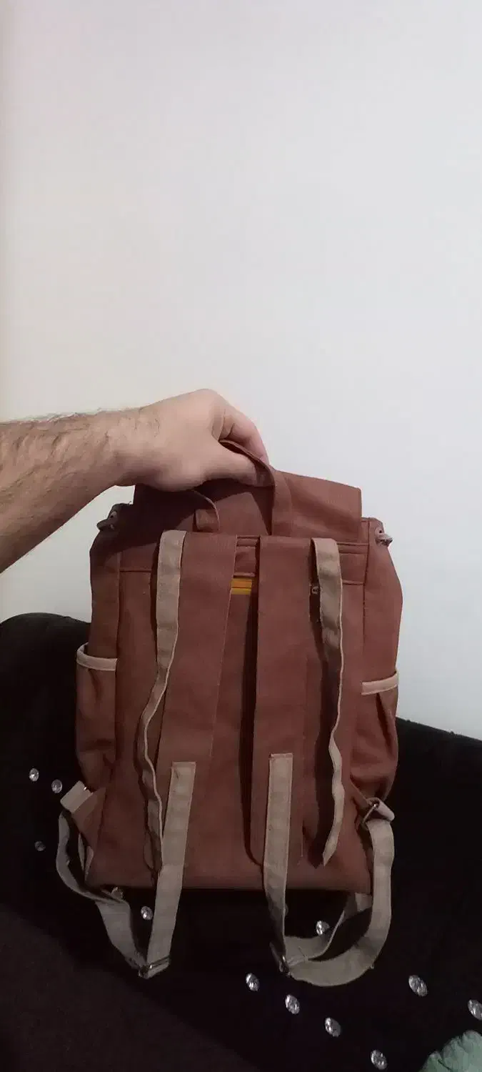 کیف چرم|کیف، کفش، کمربند|اندیشه, اندیشه فاز ۱|دیوار