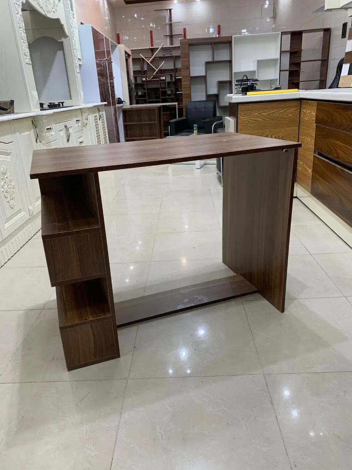 میز طرح یسنا|میز تحریر و کامپیوتر|یزد, |دیوار