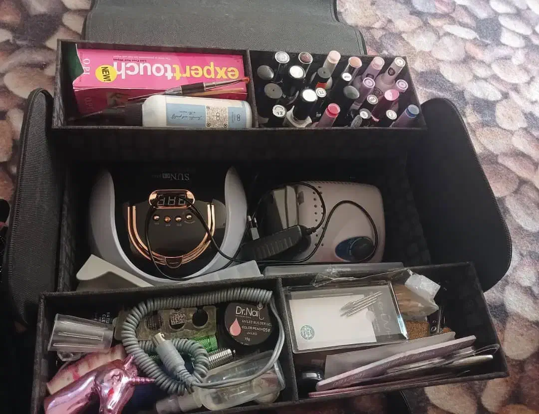 وسایل کاشت ناخن|آرایشگاه و سالنهای زیبایی|فولادشهر, مسکن مهر فولادشهر|دیوار