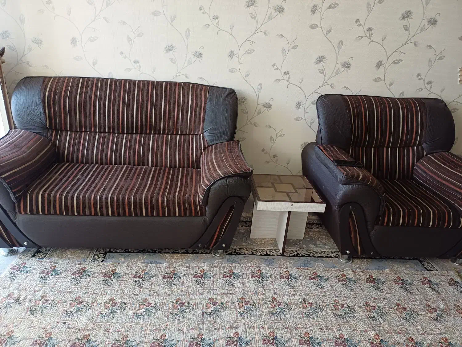 مبل ۷نفره|مبلمان خانگی و میز عسلی|سبزوار, شرق کال میانی|دیوار