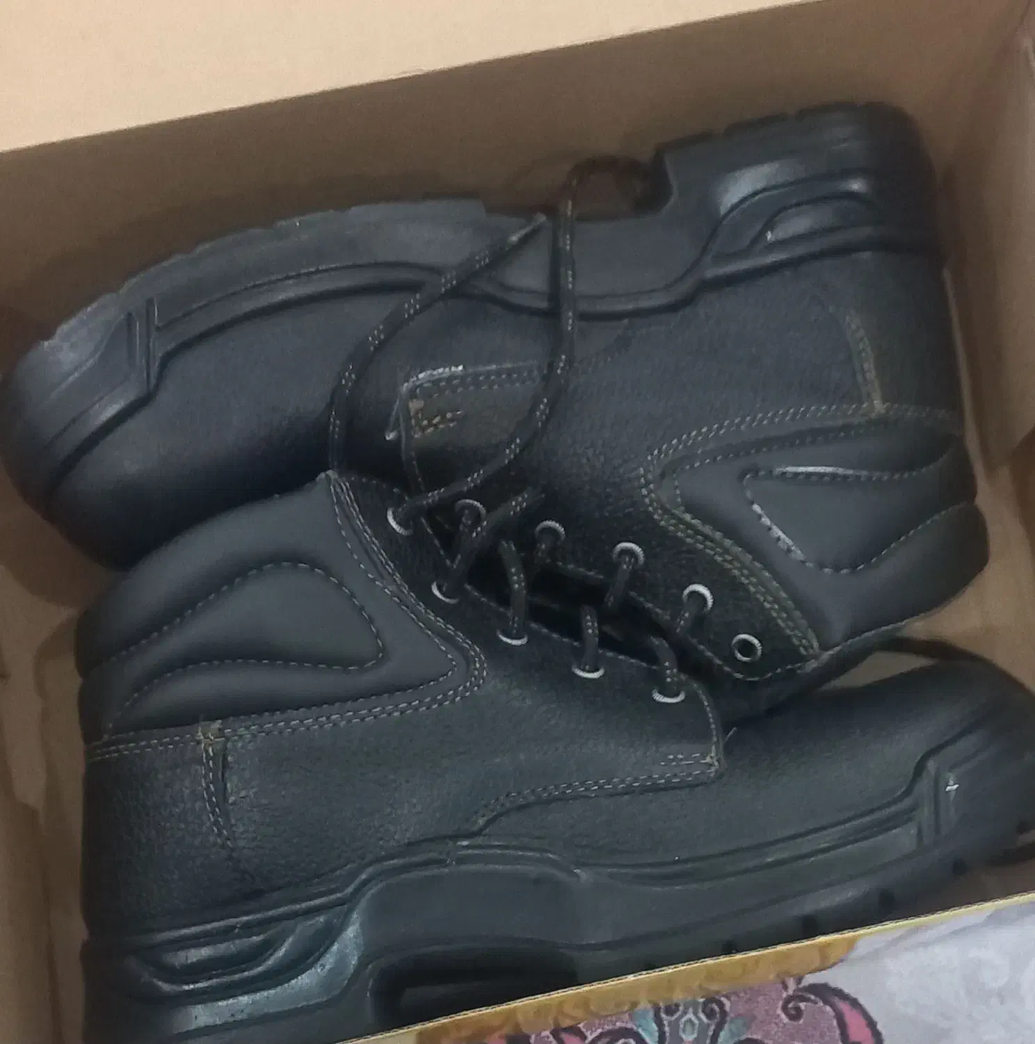 کفش ایمنی درجه یک برند بهشتیان سایز ۴۲|کیف، کفش، کمربند|اهواز, سپیدار|دیوار